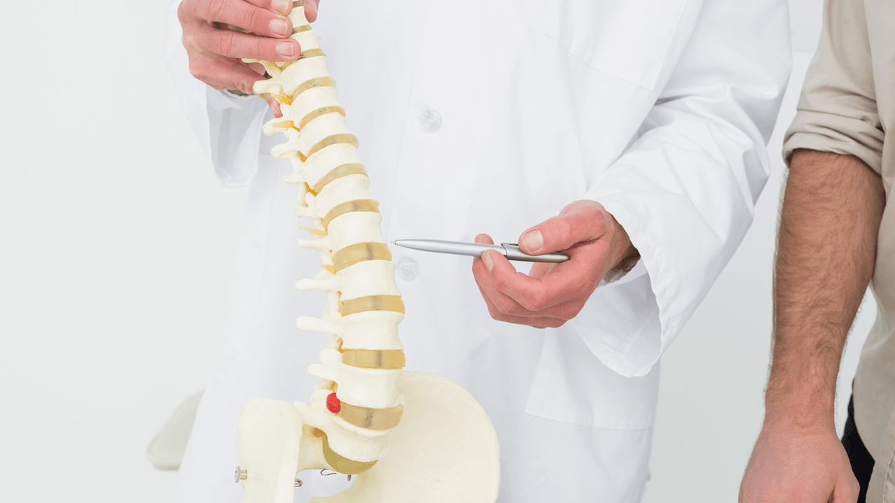 Diagnoza bolečin v hrbtu na zdravnikovem sestanku